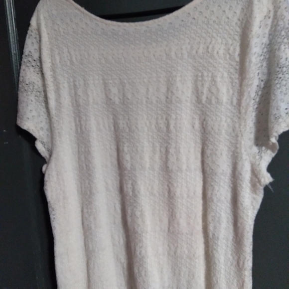 𝅺LEO & NICOLE WOMENS WHITE SHORT SLEEVE TOP. SIZE 2X - Picture 4 of 4